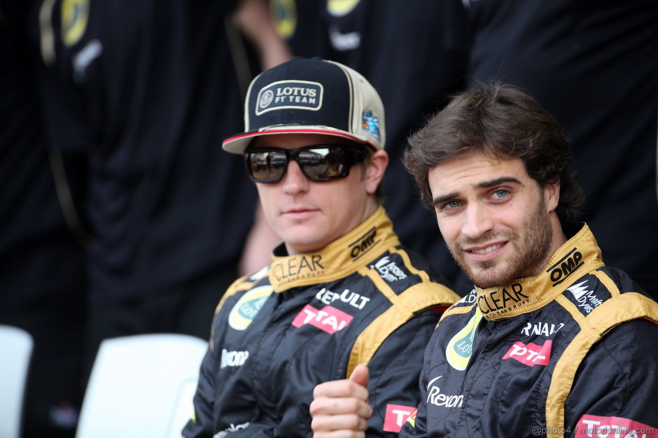 GP BRASILE, 25.11.2012- Lotus Team photograph,Kimi Raikkonen (FIN) Lotus F1 Team E20 e Jerome D'Ambrosio (BEL), Lotus F1 Team E20 