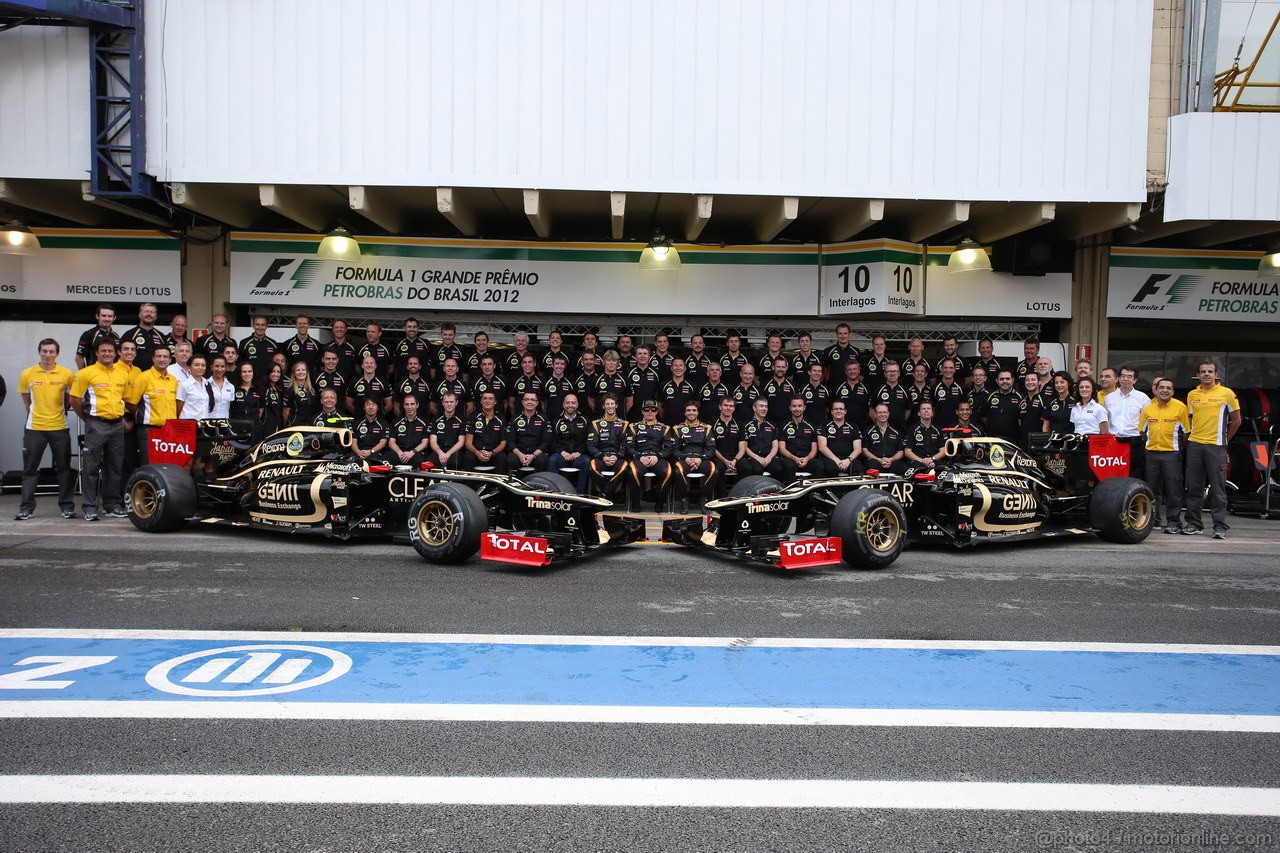 GP BRASILE, 25.11.2012- Lotus Team photograph