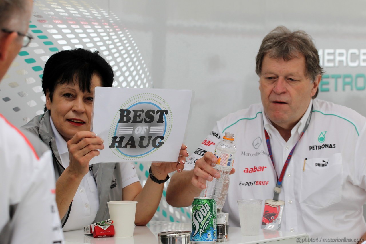 GP BRASILE, 25.11.2012- Lotus Team photograph, Norbert Haug (GER), Mercedes Motorsport chief  