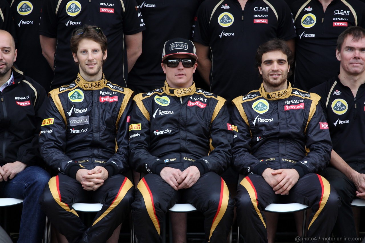 GP BRASILE, 25.11.2012- Lotus Team photograph, Romain Grosjean (FRA) Lotus F1 Team E20, Kimi Raikkonen (FIN) Lotus F1 Team E20 e Jerome D'Ambrosio (BEL), Lotus F1 Team E20
