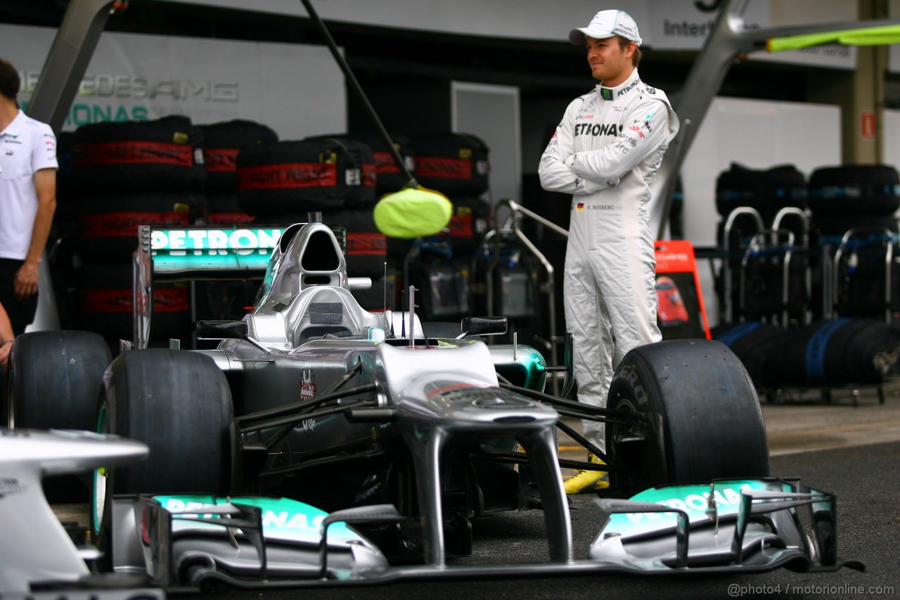 GP BRASILE, 25.11.2012- Mercedes Team photograph, Nico Rosberg (GER) Mercedes AMG F1 W03 