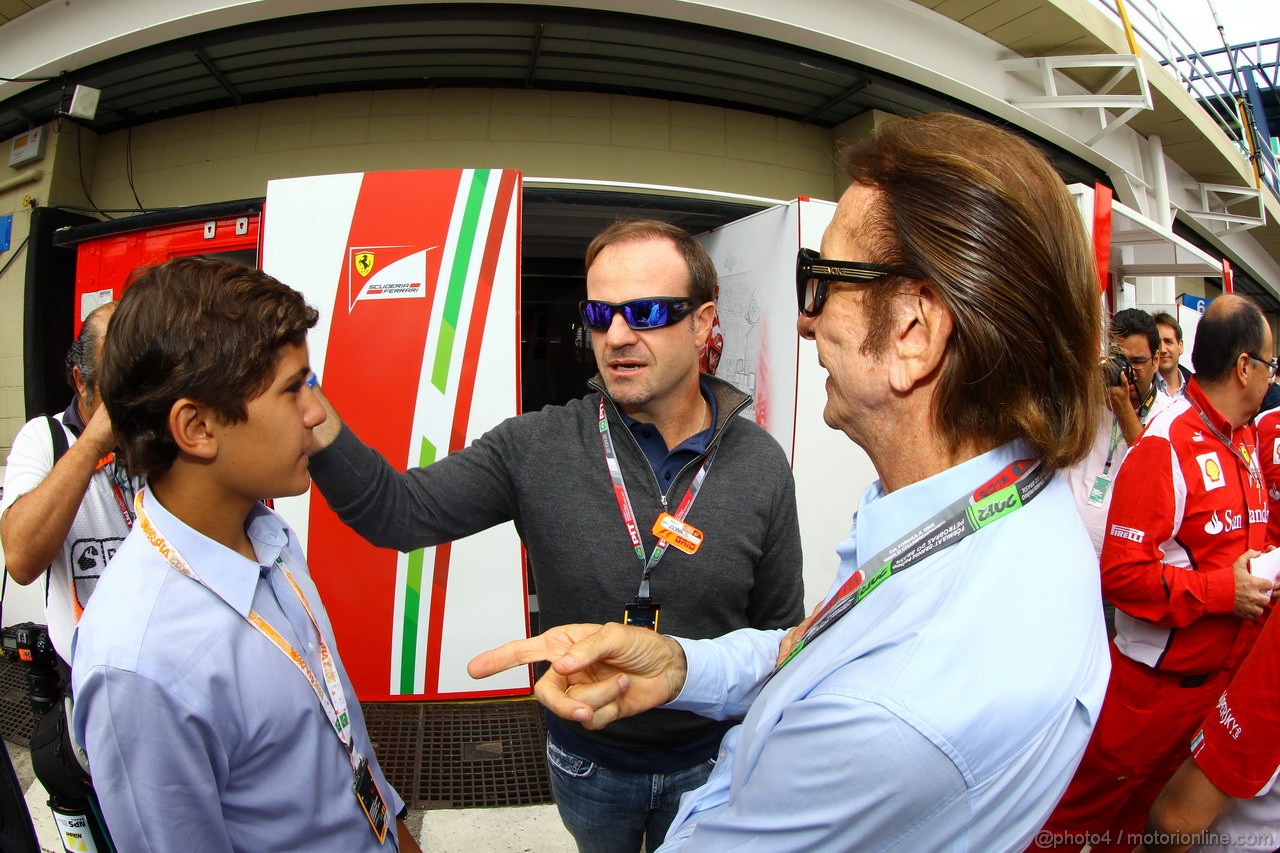 GP BRASILE, 25.11.2012- Pietro Fittipaldi, Grandson of Emerson Fittipaldi (BRA), Ex F1 Champion, Rubens Barrichello (BRA) e Emerson Fittipaldi (BRA), Ex F1 Champion 