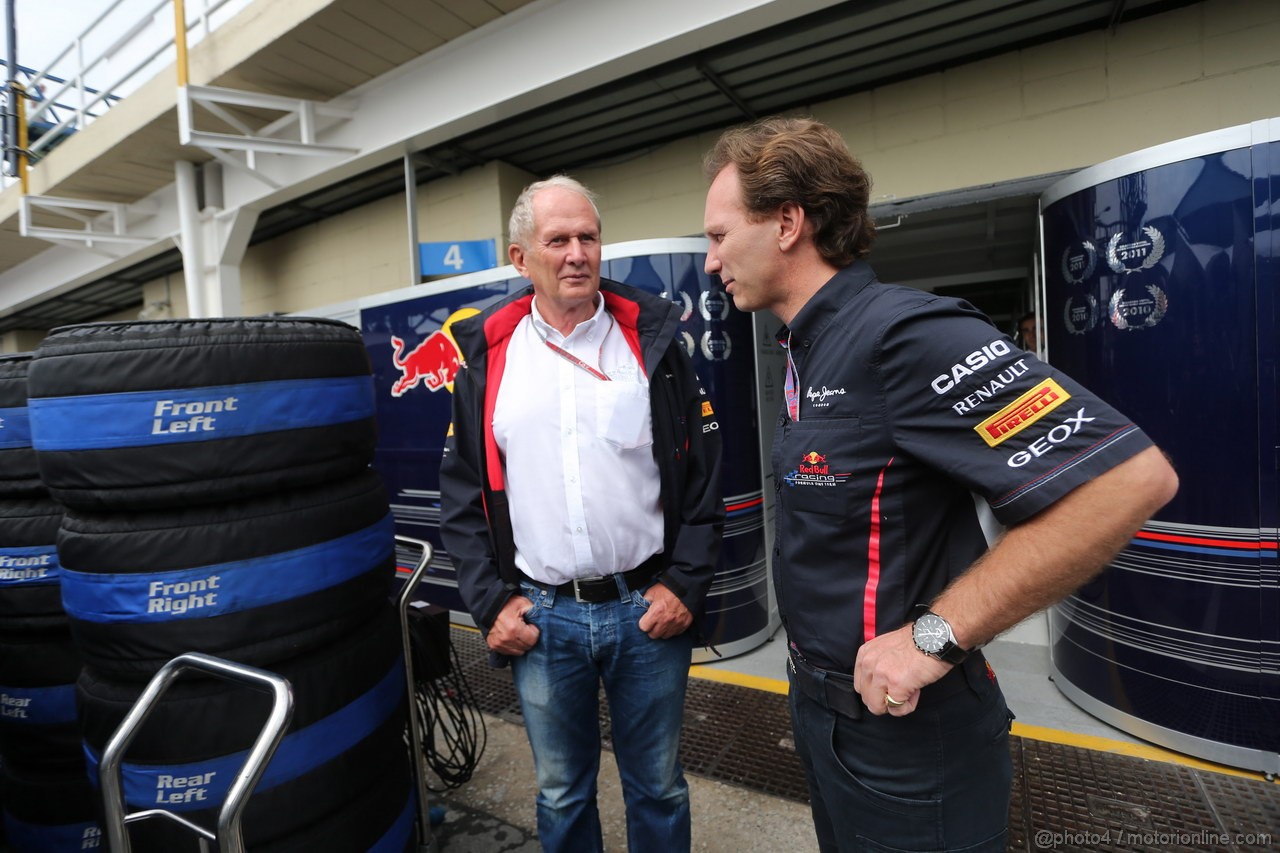 GP BRASILE, 25.11.2012- Helmut Marko (AUT), Red Bull Racing, Red Bull Advisor e Christian Horner (GBR), Red Bull Racing, Sporting Director 