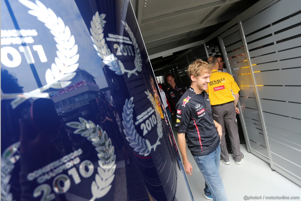 GP BRASILE, 25.11.2012- Sebastian Vettel (GER) Red Bull Racing RB8 