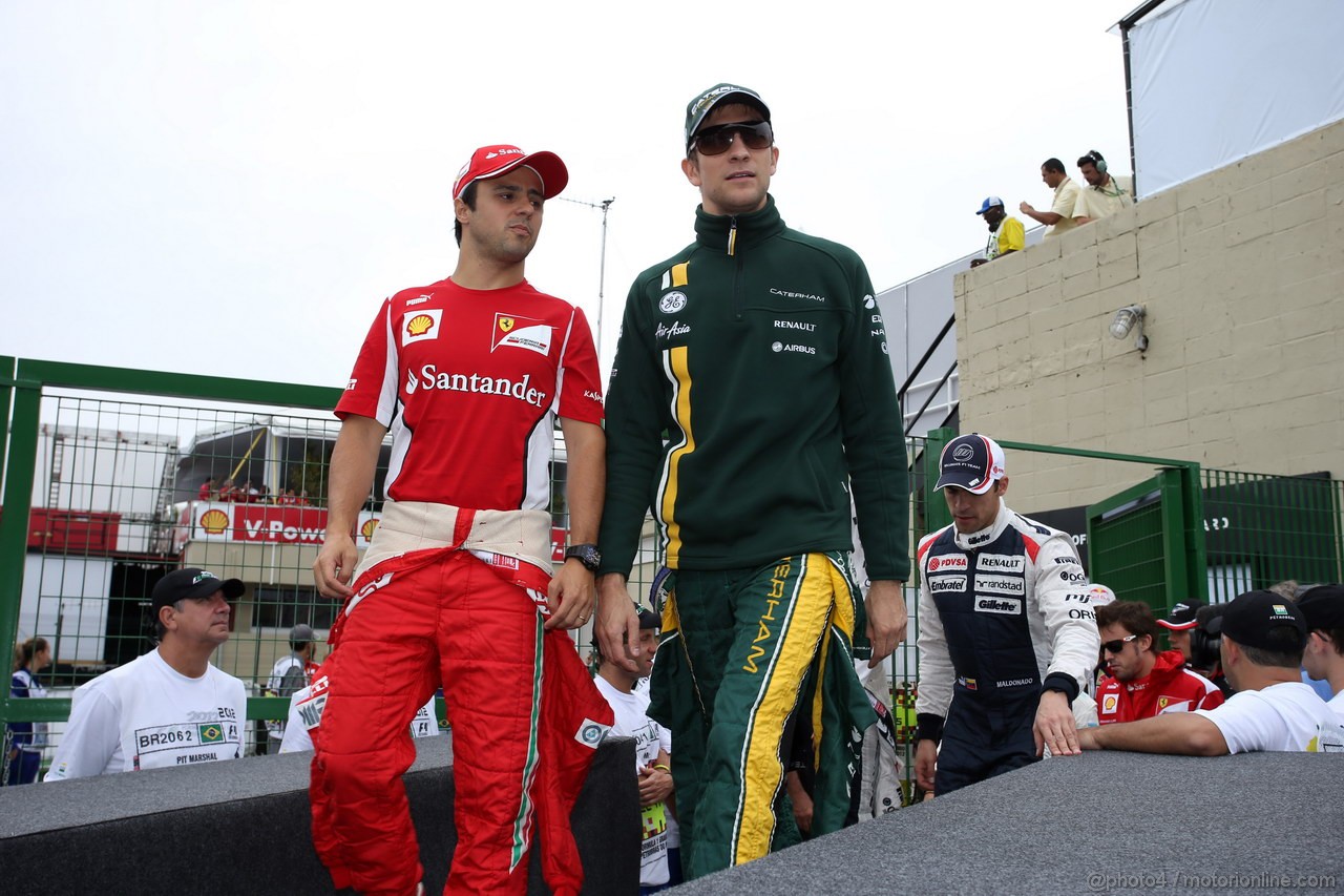 GP BRASILE, 25.11.2012- Felipe Massa (BRA) Ferrari F2012 e Vitaly Petrov (RUS) Caterham F1 Team CT01 