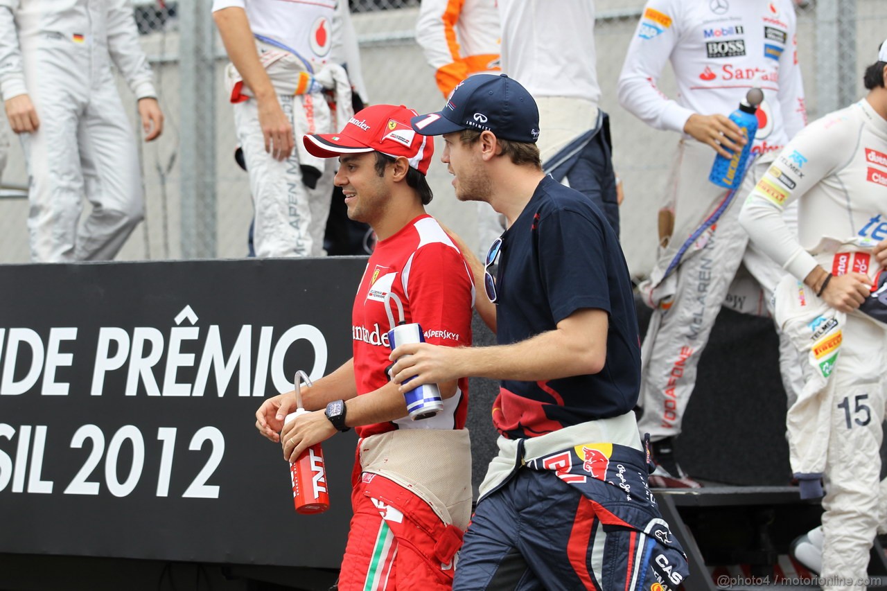 GP BRASILE, 25.11.2012- Felipe Massa (BRA) Ferrari F2012 e Sebastian Vettel (GER) Red Bull Racing RB8 