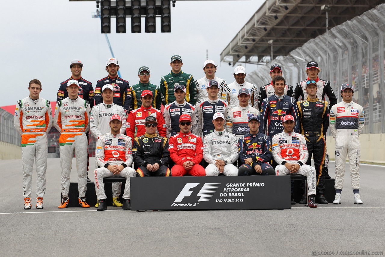 GP BRASILE, 25.11.2012- Drivers end of year group photograph