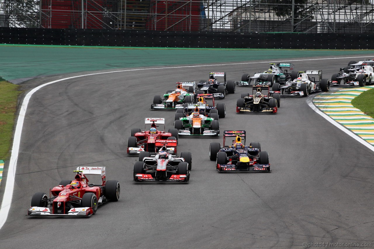 GP BRASILE, 25.11.2012- Gara, Start of the race, Felipe Massa (BRA) Ferrari F2012 davanti a Jenson Button (GBR) McLaren Mercedes MP4-27 e Mark Webber (AUS) Red Bull Racing RB8 