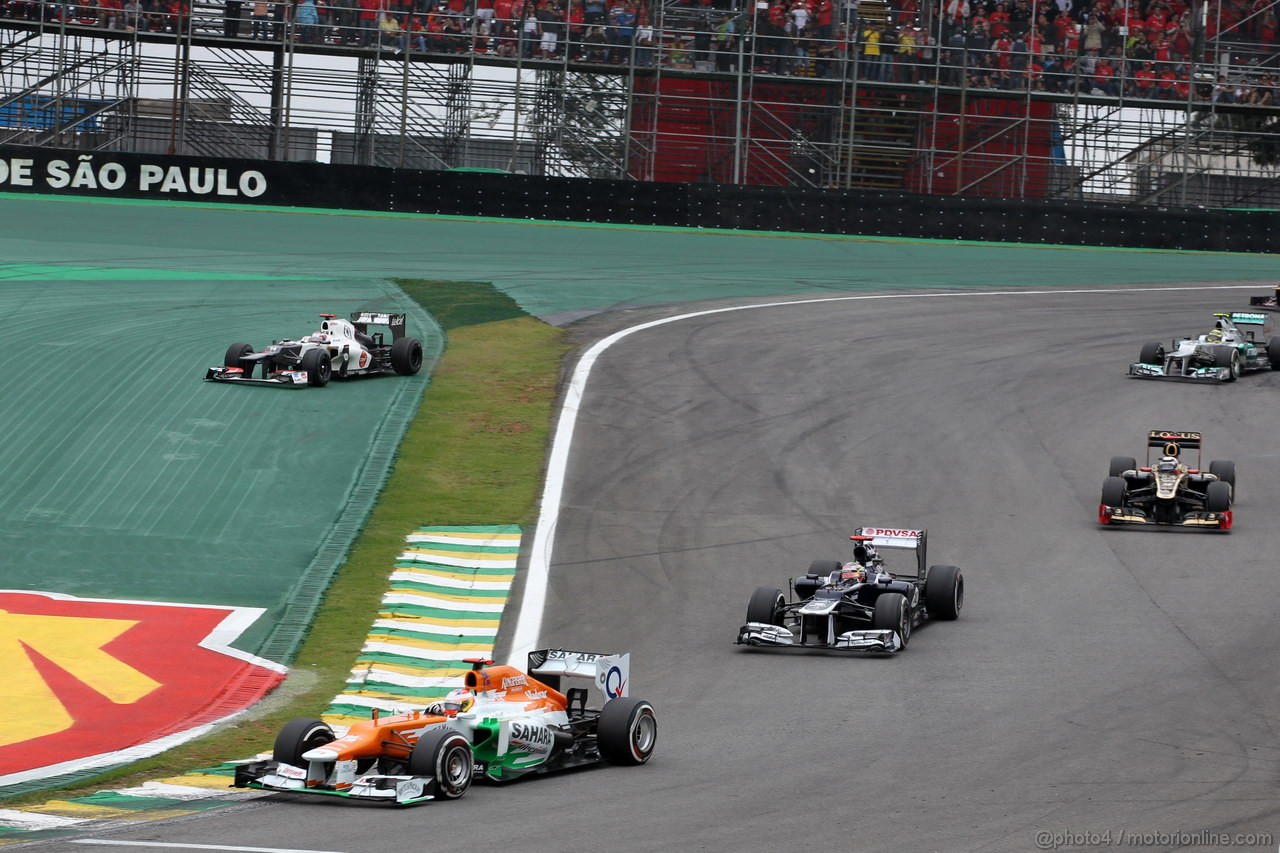 GP BRASILE, 25.11.2012- Gara, Kamui Kobayashi (JAP) Sauber F1 Team C31 off track