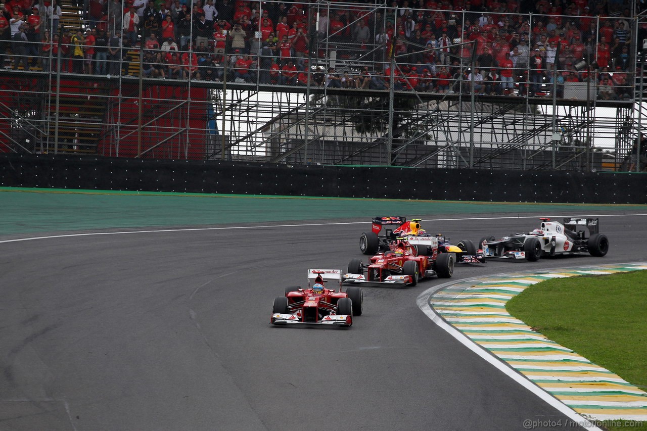 GP BRASILE, 25.11.2012- Gara, Mark Webber (AUS) Red Bull Racing RB8 spins