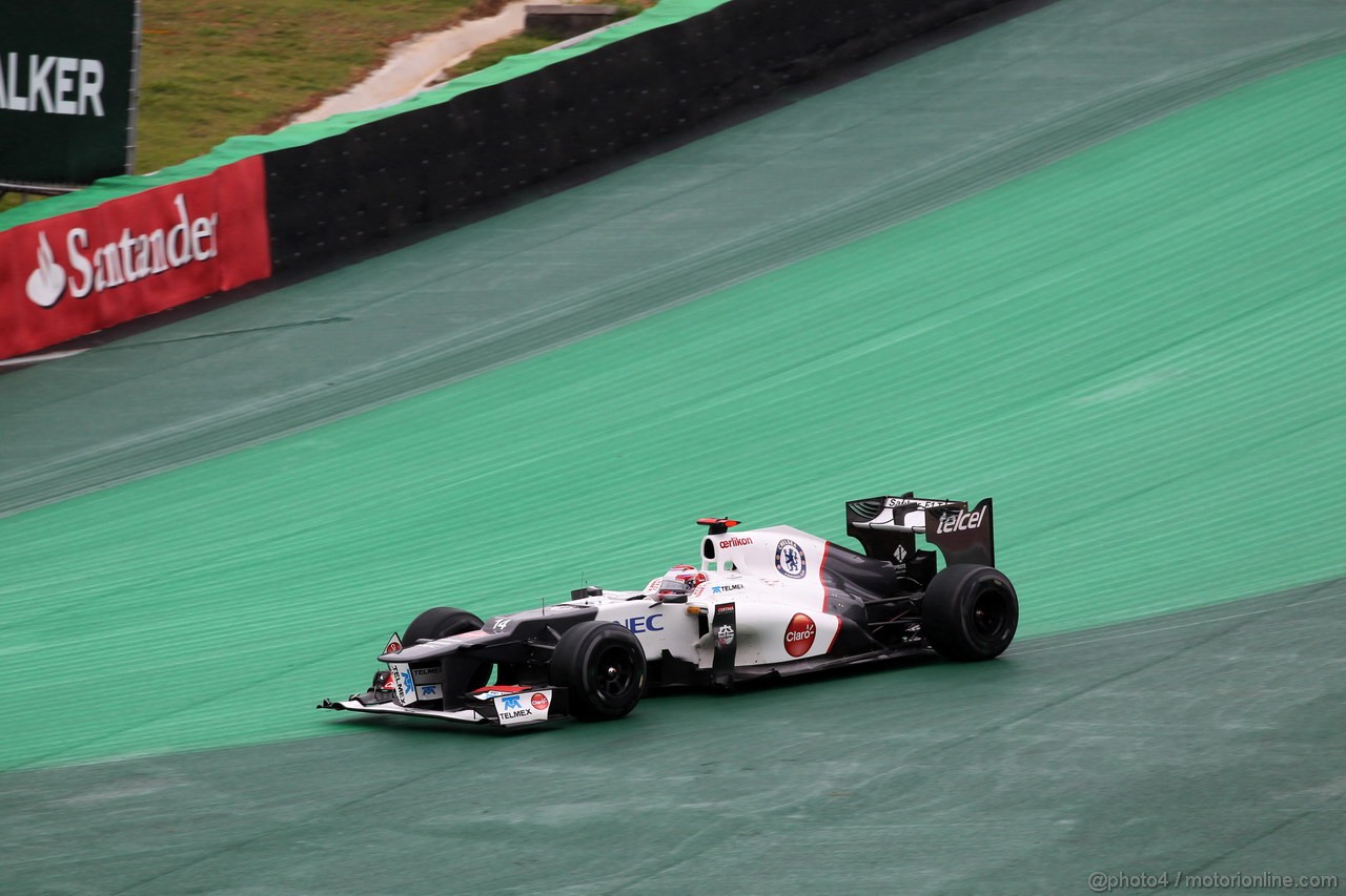 GP BRASILE, 25.11.2012- Gara, Kamui Kobayashi (JAP) Sauber F1 Team C31 off track