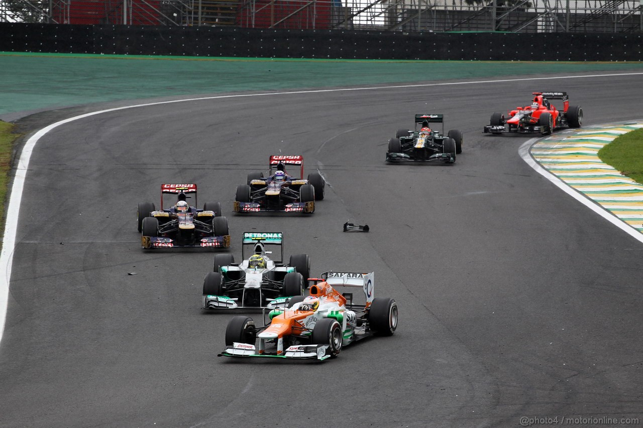 GP BRASILE, 25.11.2012- Gara, Nico Rosberg (GER) Mercedes AMG F1 W03 e Paul di Resta (GBR) Sahara Force India F1 Team VJM05 