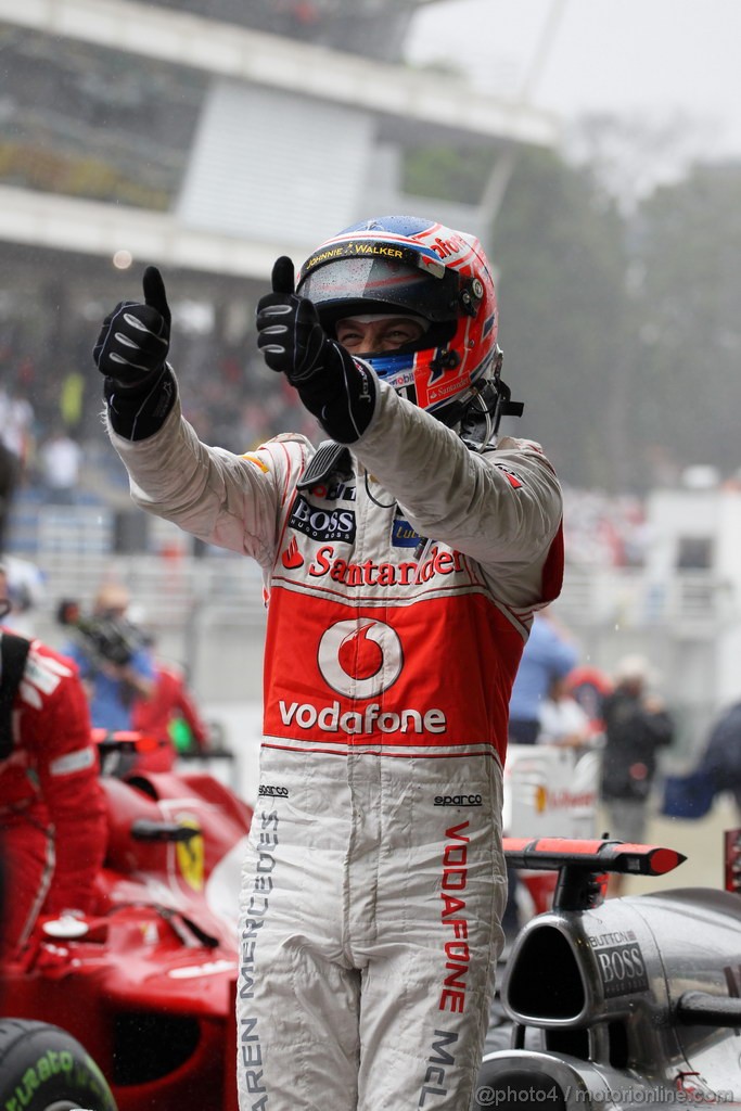 GP BRASILE, 25.11.2012- Gara, Jenson Button (GBR) McLaren Mercedes MP4-27 vincitore 