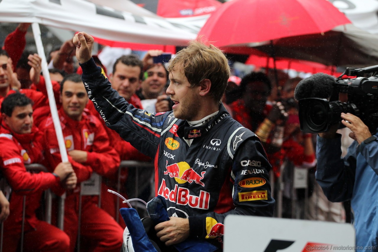 GP BRASILE, 25.11.2012- Gara, Sebastian Vettel (GER) Red Bull Racing RB8 World Champion 2012