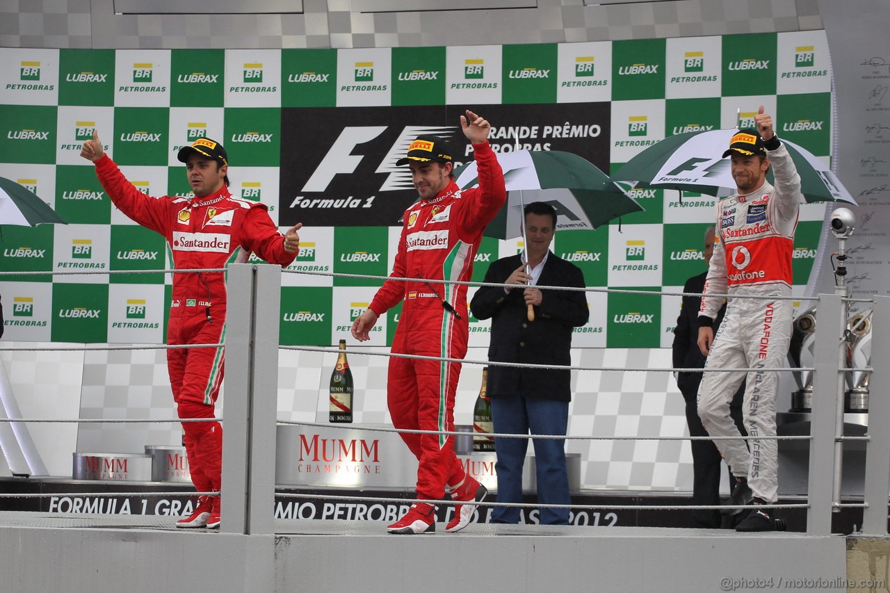 GP BRASILE, 25.11.2012- Gara, Jenson Button (GBR) McLaren Mercedes MP4-27 vincitore, secondo Fernando Alonso (ESP) Ferrari F2012 e terzo Felipe Massa (BRA) Ferrari F2012