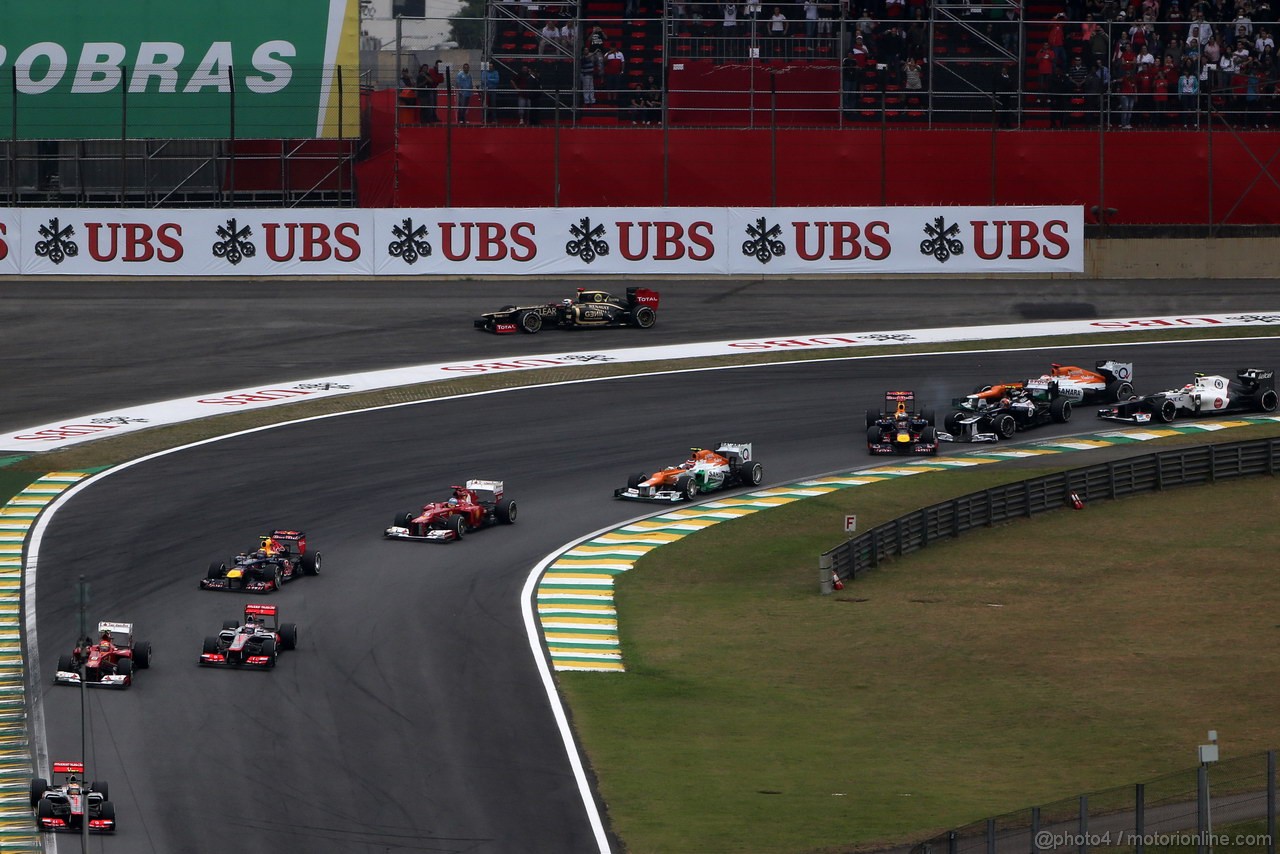GP BRASILE, 25.11.2012- Gara, Crash, Sebastian Vettel (GER) Red Bull Racing RB8 e Bruno Senna (BRA) Williams F1 Team FW34