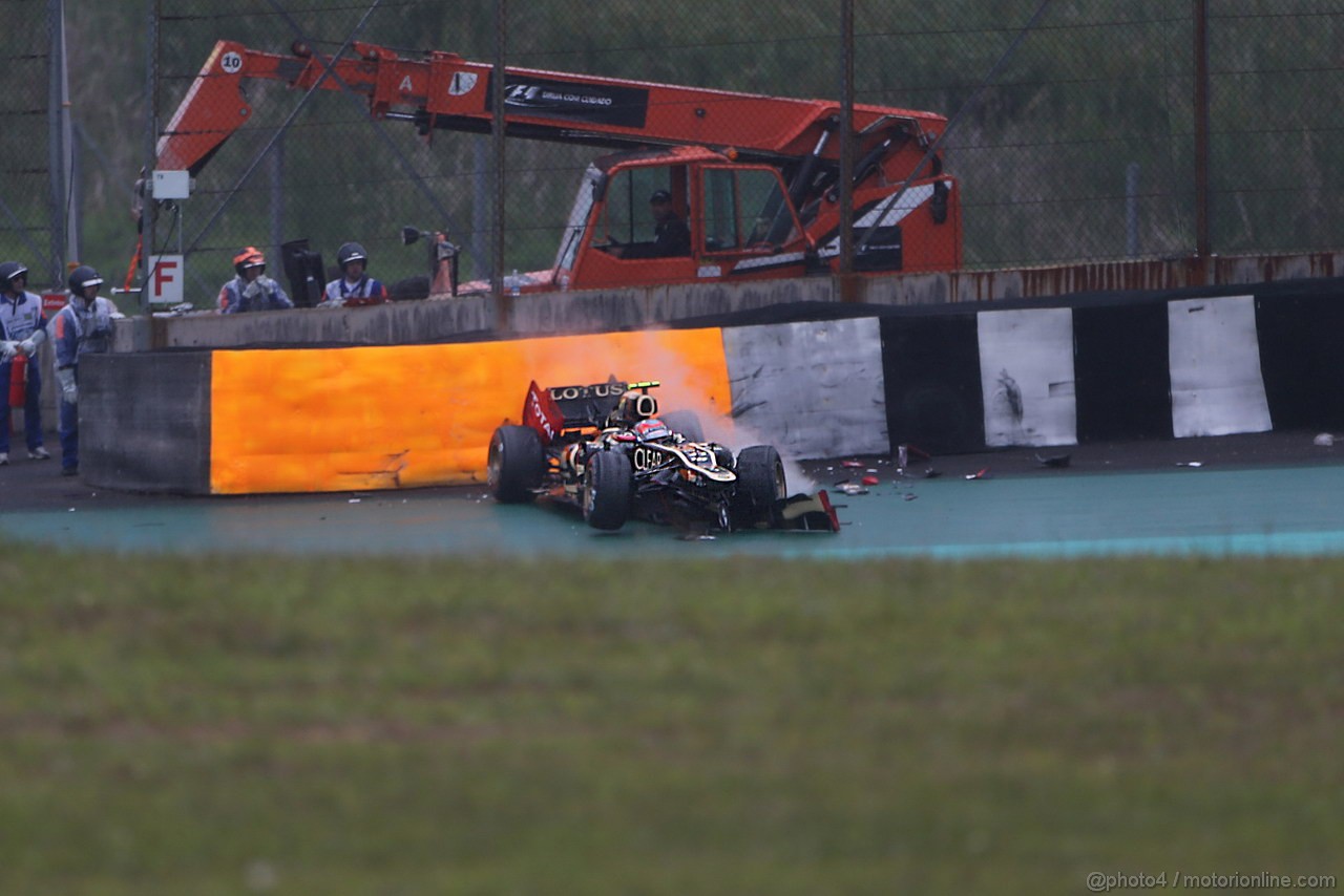 GP BRASILE, 25.11.2012- Gara, Crash, Romain Grosjean (FRA) Lotus F1 Team E20 