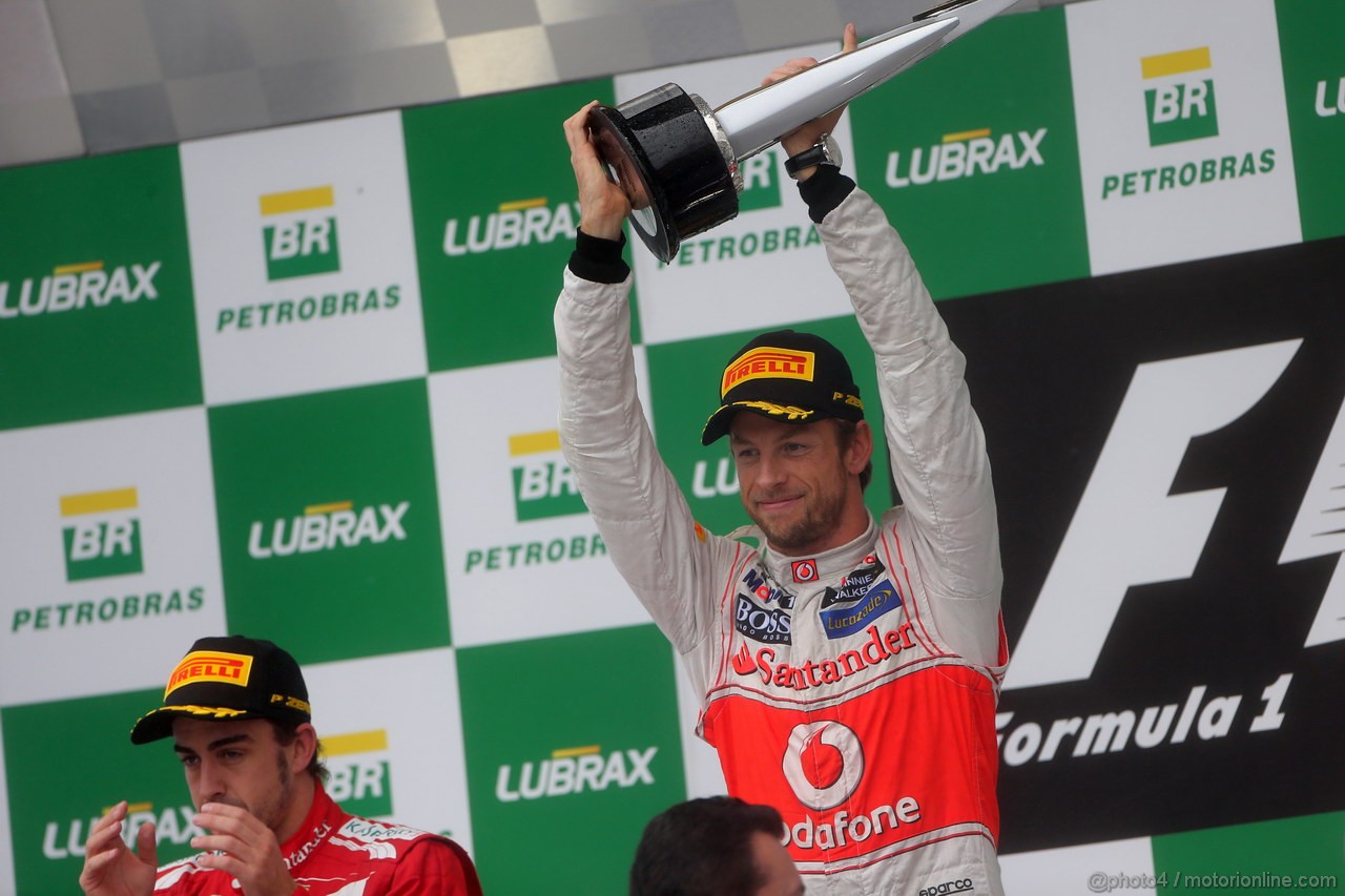 GP BRASILE, 25.11.2012- Gara, Jenson Button (GBR) McLaren Mercedes MP4-27 vincitore 