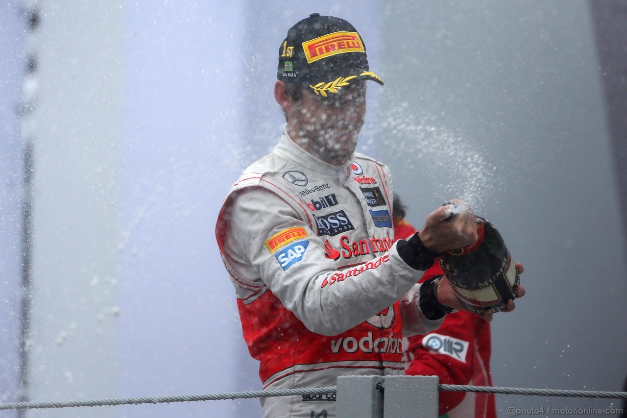 GP BRASILE, 25.11.2012- Gara, Jenson Button (GBR) McLaren Mercedes MP4-27 vincitore 