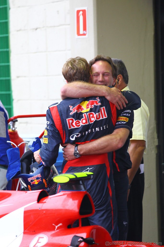 GP BRASILE, 25.11.2012- Gara, Sebastian Vettel (GER) Red Bull Racing RB8 wrold champion 2012 with Christian Horner (GBR), Red Bull Racing, Sporting Director 