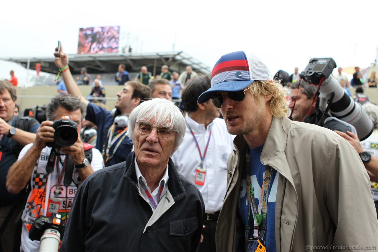 GP BRASILE, 25.11.2012- Gara, Bernie Ecclestone (GBR), President e CEO of Formula One Management  e Owen Wilson (USA)