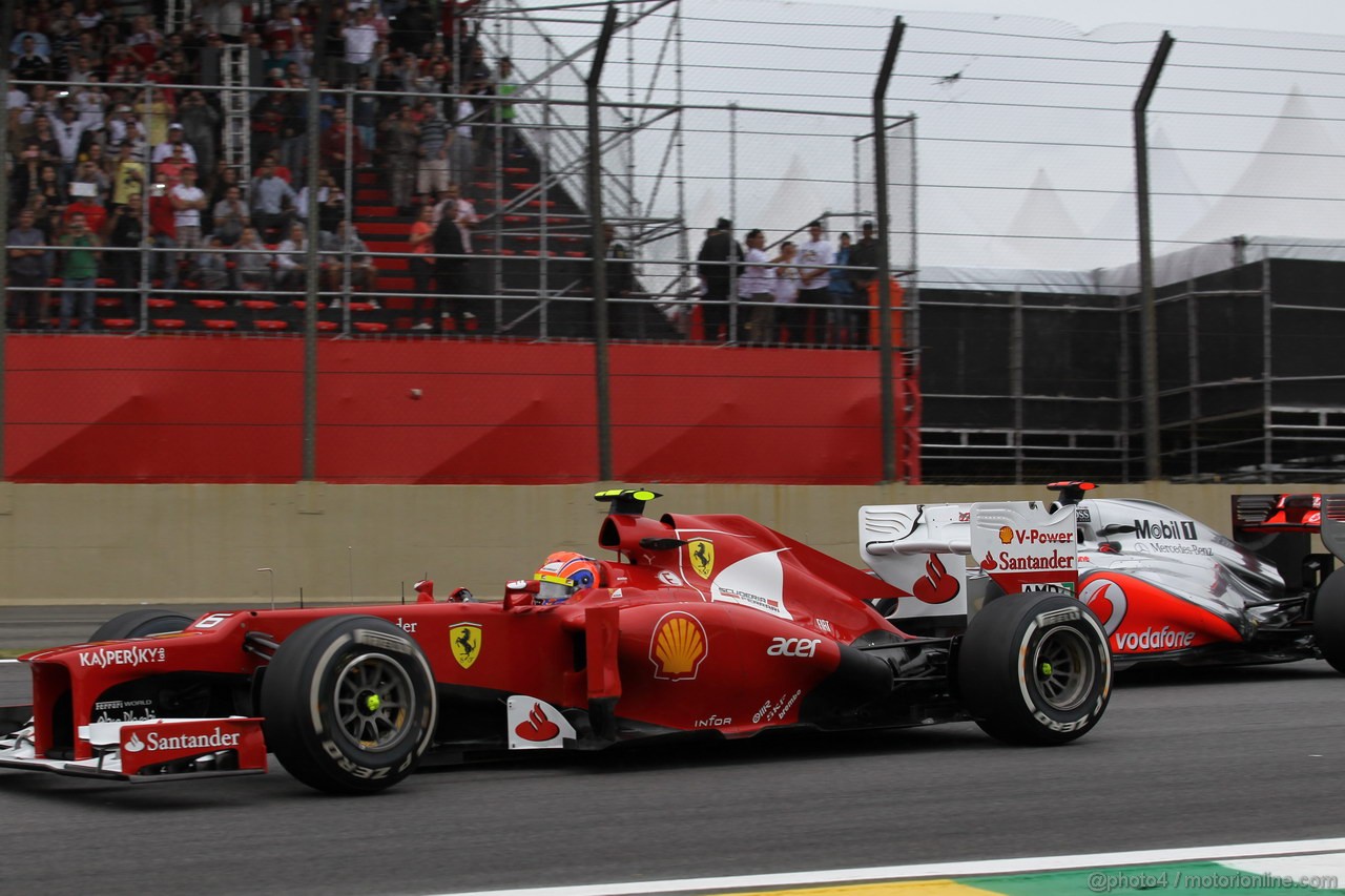 GP BRASILE, 25.11.2012- Gara, Felipe Massa (BRA) Ferrari F2012 e Jenson Button (GBR) McLaren Mercedes MP4-27 