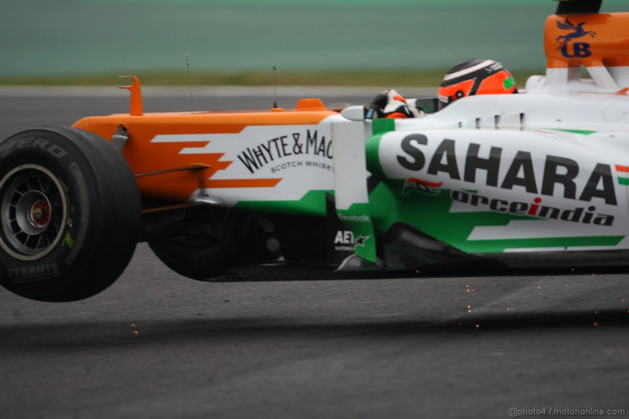 GP BRASILE, 25.11.2012- Gara, Crash, Nico Hulkenberg (GER) Sahara Force India F1 Team VJM05 e Lewis Hamilton (GBR) McLaren Mercedes MP4-27