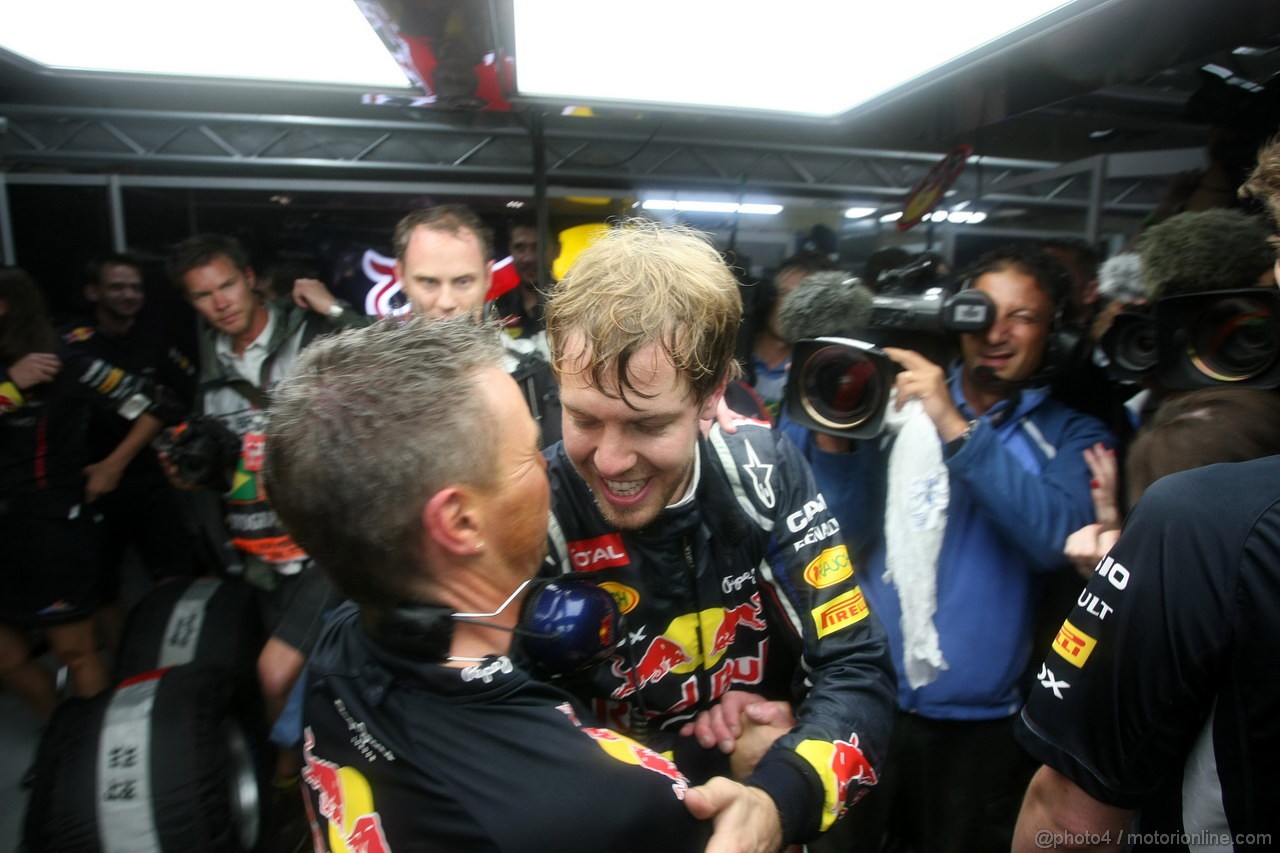 GP BRASILE, 25.11.2012- Gara, Sebastian Vettel (GER) Red Bull Racing RB8, world champion 2012 