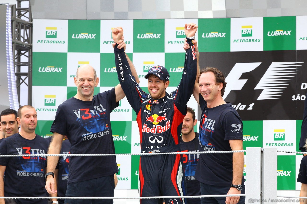 GP BRASILE, 25.11.2012- Gara, Festeggiamenti, Sebastian Vettel (GER) Red Bull Racing RB8 world champion 2012