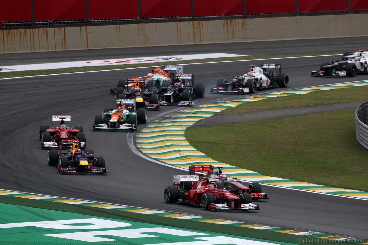 GP BRASILE, 25.11.2012- Gara, Felipe Massa (BRA) Ferrari F2012 e Jenson Button (GBR) McLaren Mercedes MP4-27 