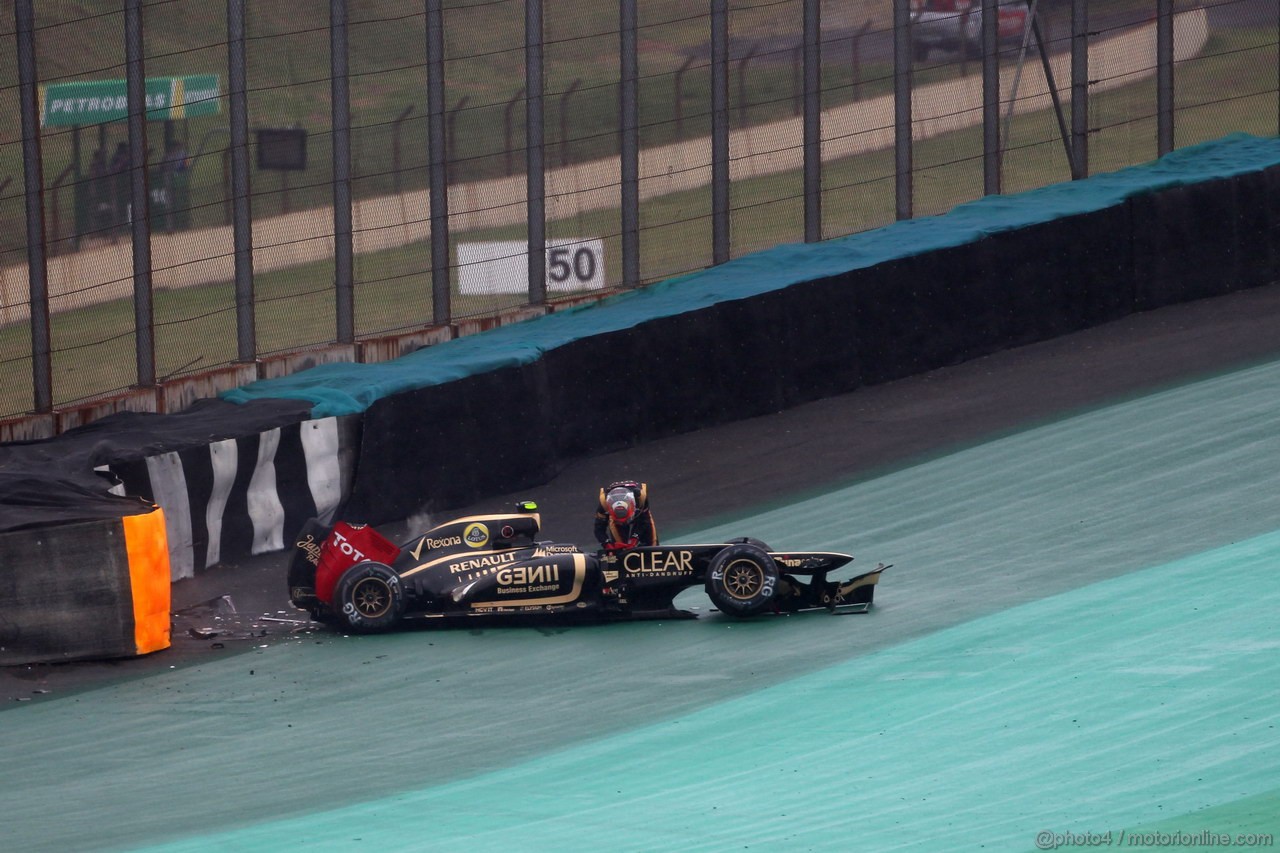 GP BRASILE, 25.11.2012- Gara, Crash, Romain Grosjean (FRA) Lotus F1 Team E20 