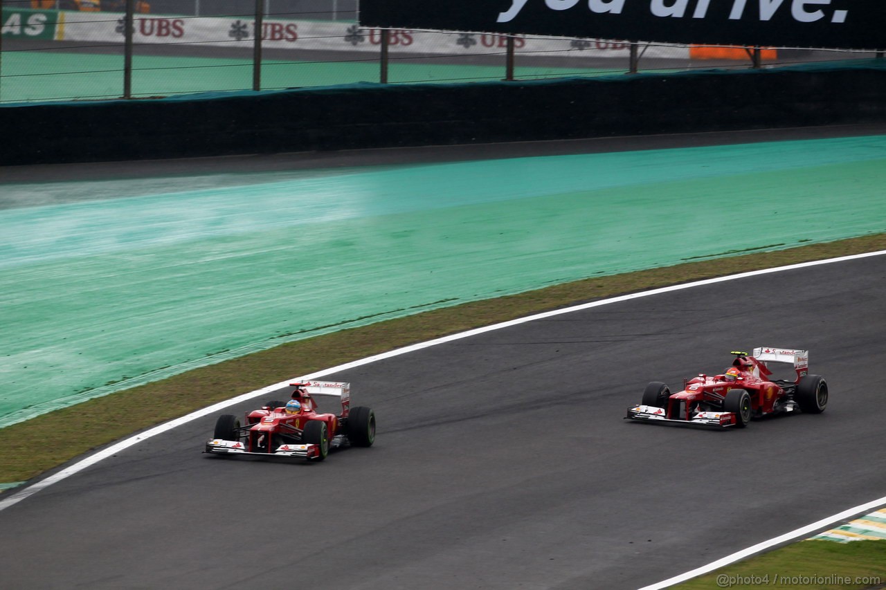 GP BRASILE, 25.11.2012- Gara, Fernando Alonso (ESP) Ferrari F2012 overtakes Felipe Massa (BRA) Ferrari F2012 