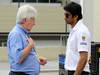 GP BRASILE, 25.11.2012- Charlie Whiting (GBR), Gara director e safety delegate e Narain Karthikeyan (IND) HRT Formula 1 Team F112 