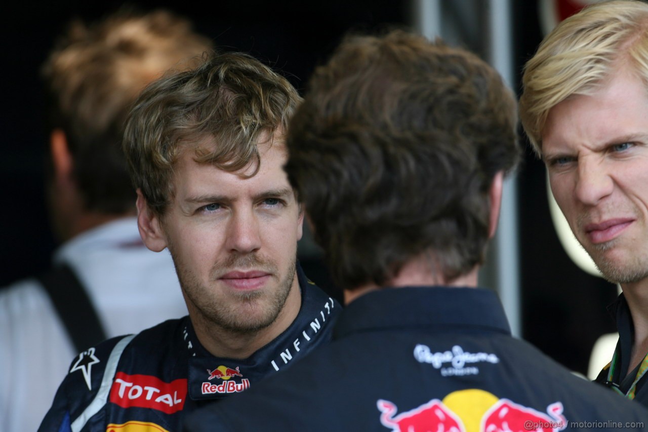 GP BRASILE, 22.11.2012- Red Bull Team Photo, Sebastian Vettel (GER) Red Bull Racing RB8 