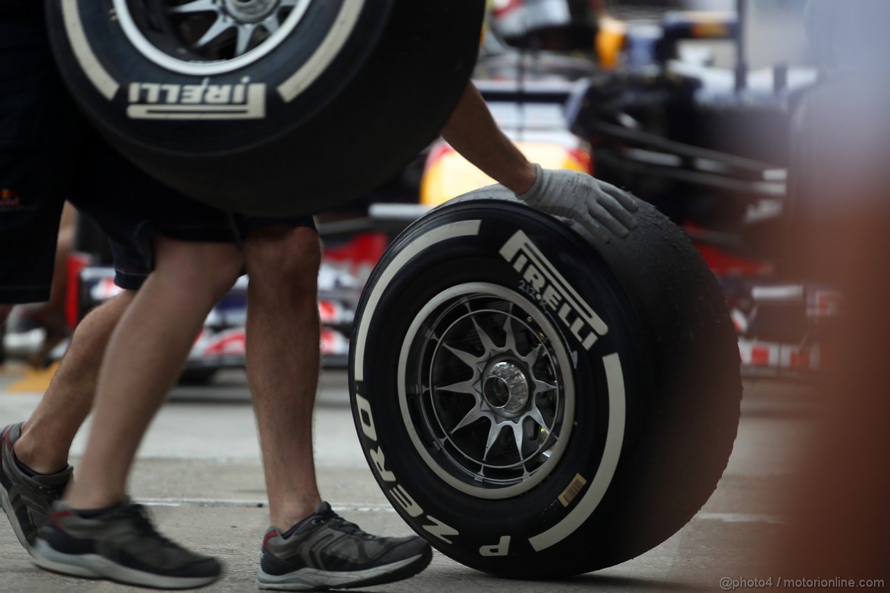 GP BRASILE, 24.11.2012- Prove Libere 3, Pirelli Tyres 