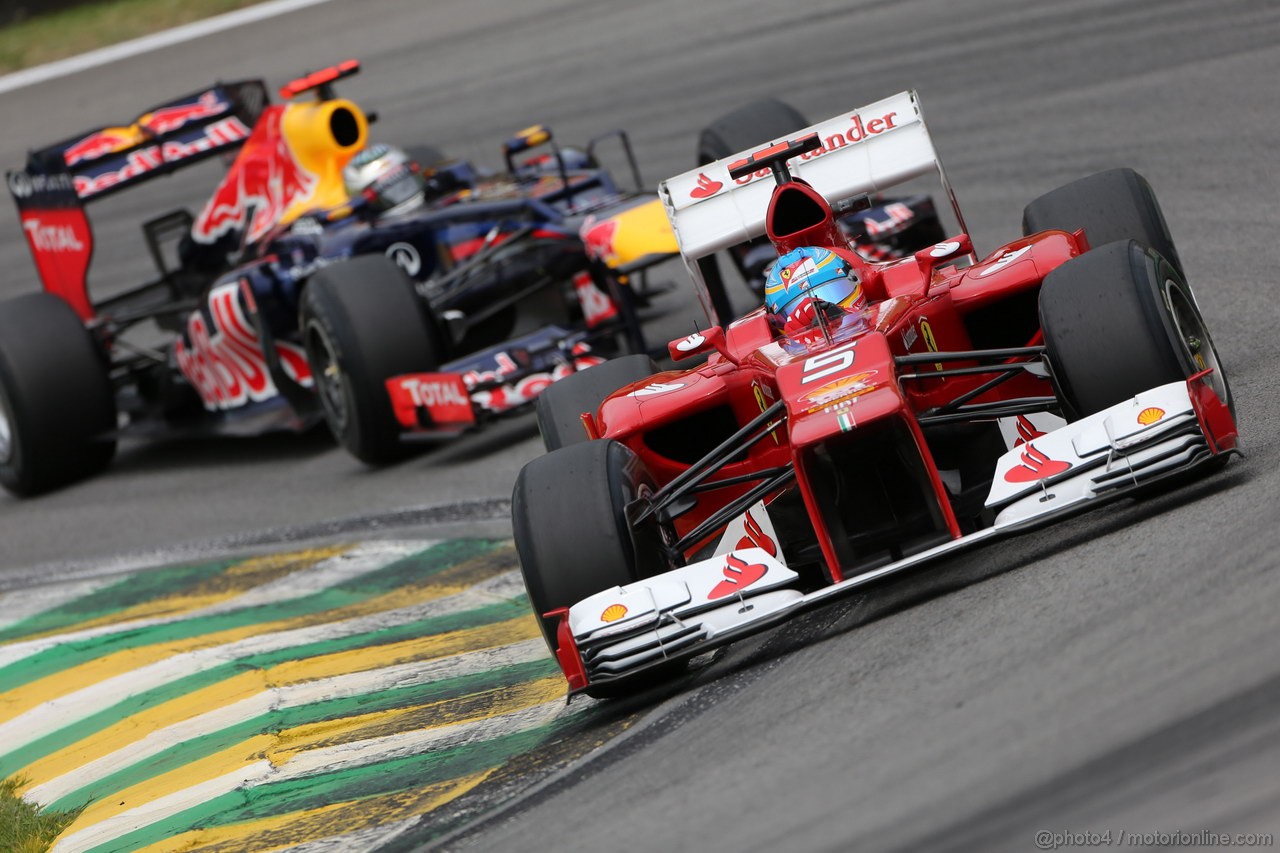 GP BRASILE, 24.11.2012- Prove Libere 3, Fernando Alonso (ESP) Ferrari F2012 davanti aSebastian Vettel (GER) Red Bull Racing RB8 