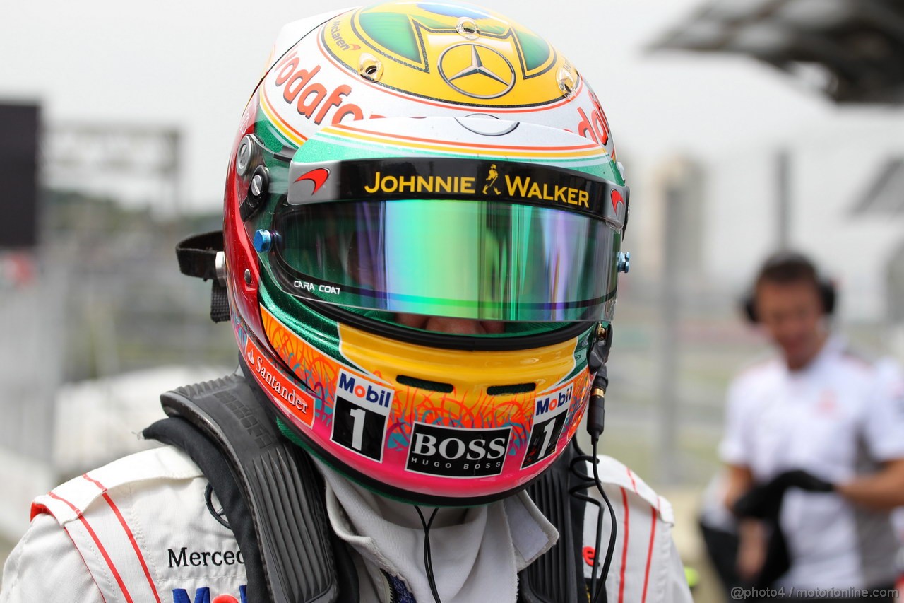GP BRASILE, 24.11.2012- Qualifiche, Lewis Hamilton (GBR) McLaren Mercedes MP4-27 pole position