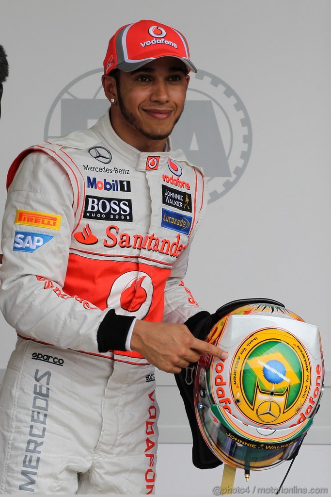 GP BRASILE, 24.11.2012- Qualifiche, Lewis Hamilton (GBR) McLaren Mercedes MP4-27 pole position