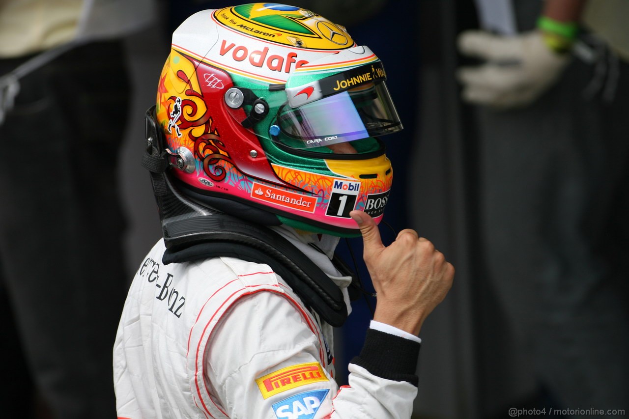 GP BRASILE, 24.11.2012- Qualifiche, Lewis Hamilton (GBR) McLaren Mercedes MP4-27 pole position 