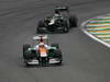 GP BRASILE, 24.11.2012- Qualifiche, Paul di Resta (GBR) Sahara Force India F1 Team VJM05 davanti a Vitaly Petrov (RUS) Caterham F1 Team CT01 