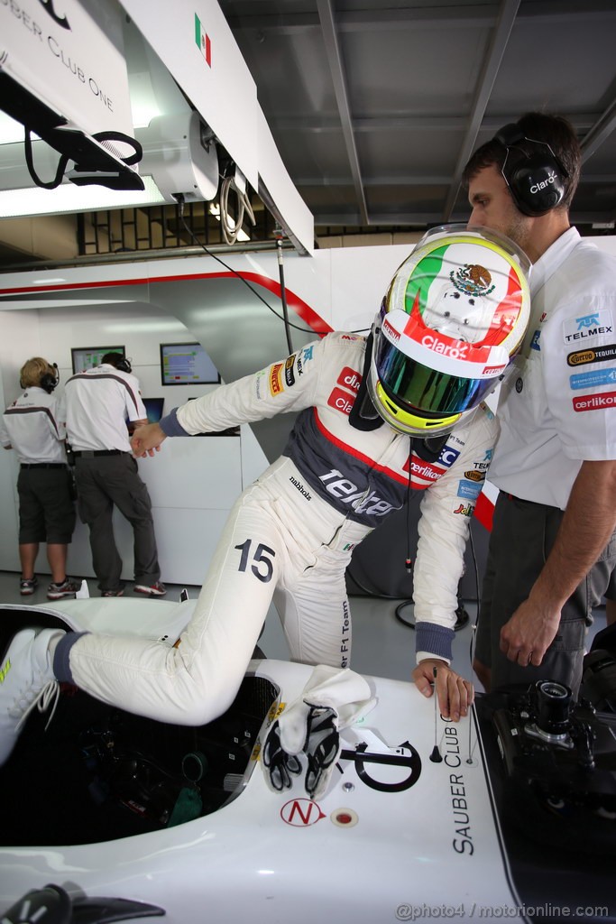 GP BRASILE, 23.11.2012- Prove Libere 1, Sergio Prez (MEX) Sauber F1 Team C31