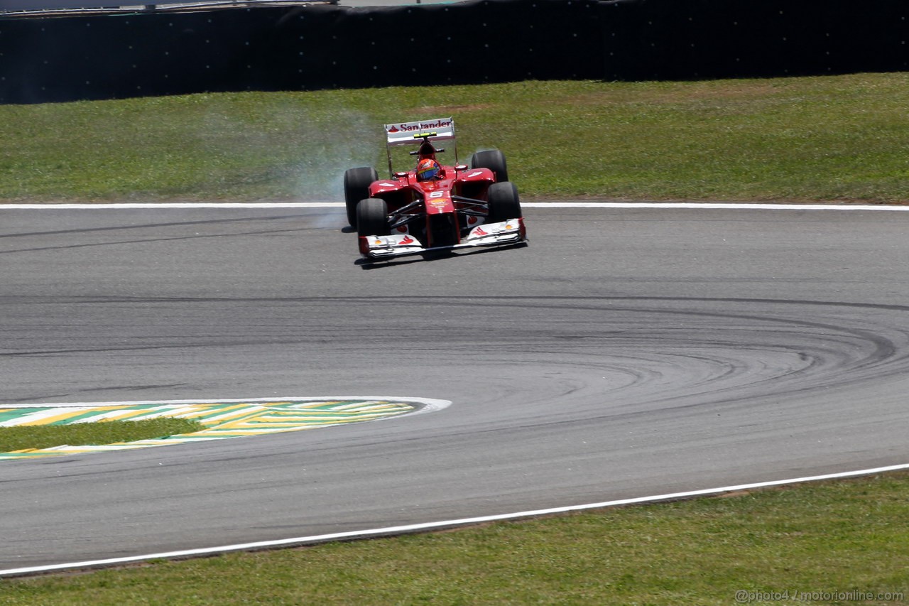 GP BRASILE, 23.11.2012- Prove Libere 1, Felipe Massa (BRA) Ferrari F2012 spins