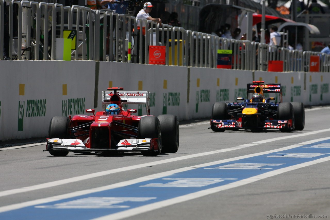 GP BRASILE, 23.11.2012- Prove Libere 2, Fernando Alonso (ESP) Ferrari F2012 e Sebastian Vettel (GER) Red Bull Racing RB8 