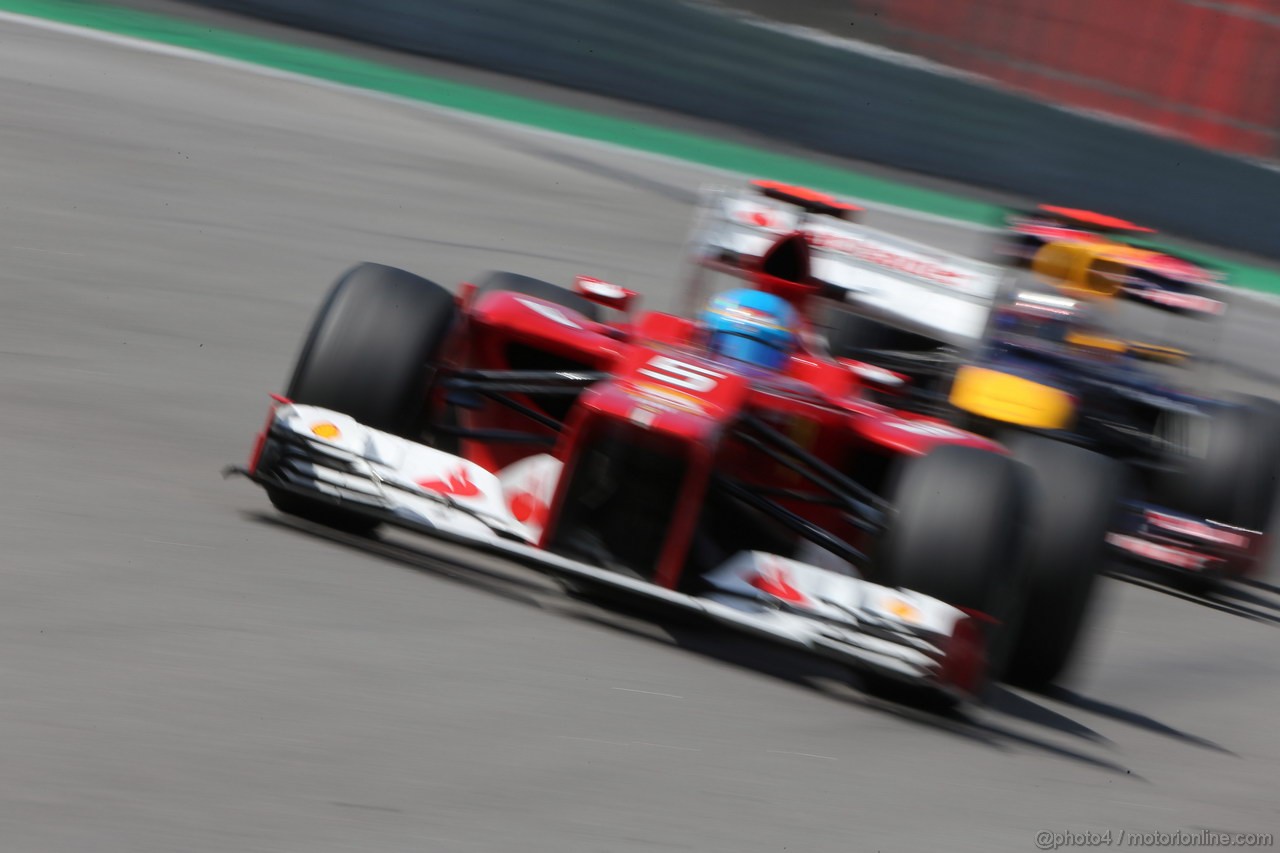 GP BRASILE, 23.11.2012- Prove Libere 2, Fernando Alonso (ESP) Ferrari F2012 e Sebastian Vettel (GER) Red Bull Racing RB8 