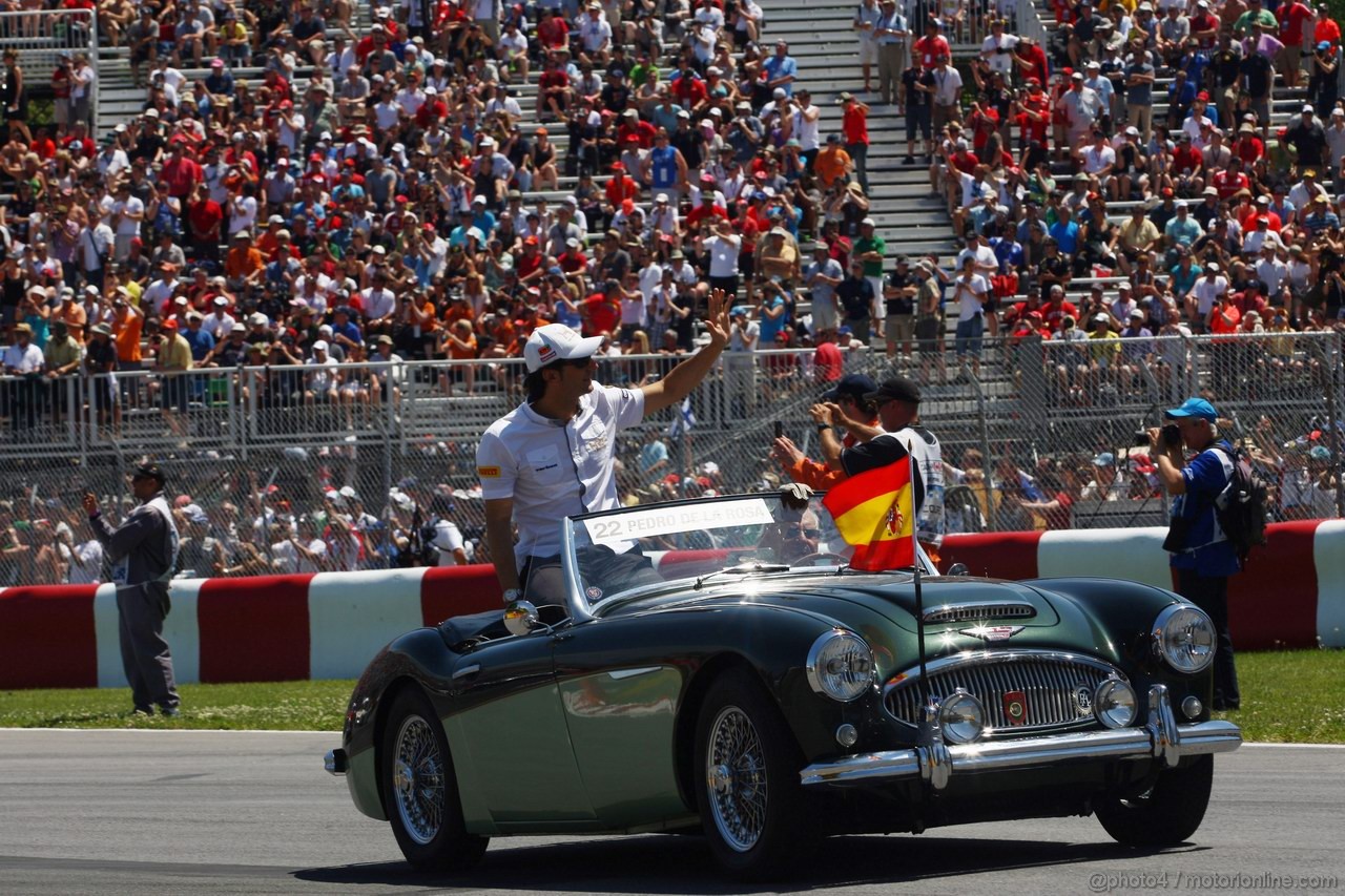 GP CANADA, 10.06.2012- Pedro de la Rosa (ESP) HRT Formula 1 Team F112 at drivers parade  