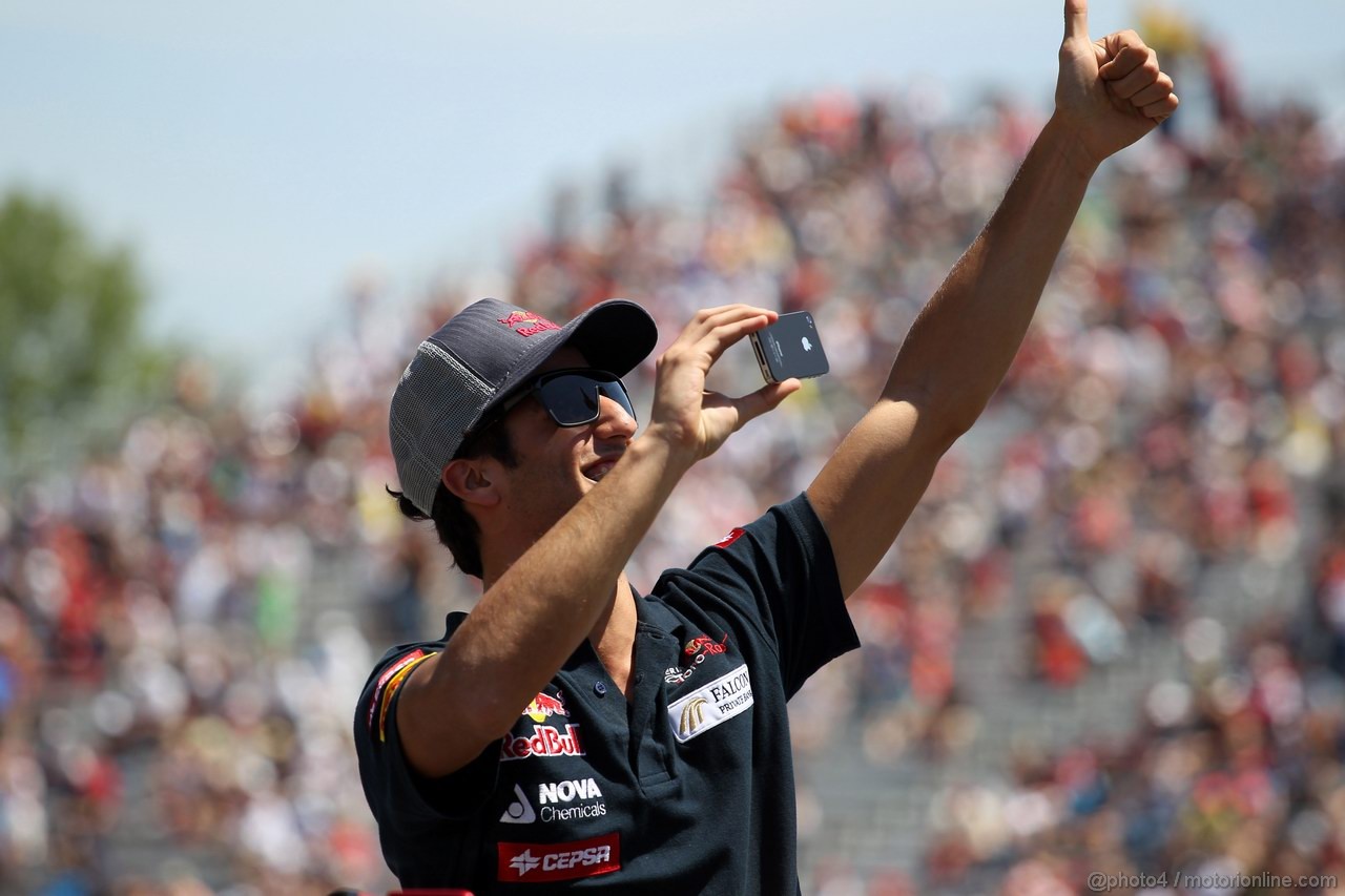 GP CANADA, 10.06.2012-Daniel Ricciardo (AUS) Scuderia Toro Rosso STR7 