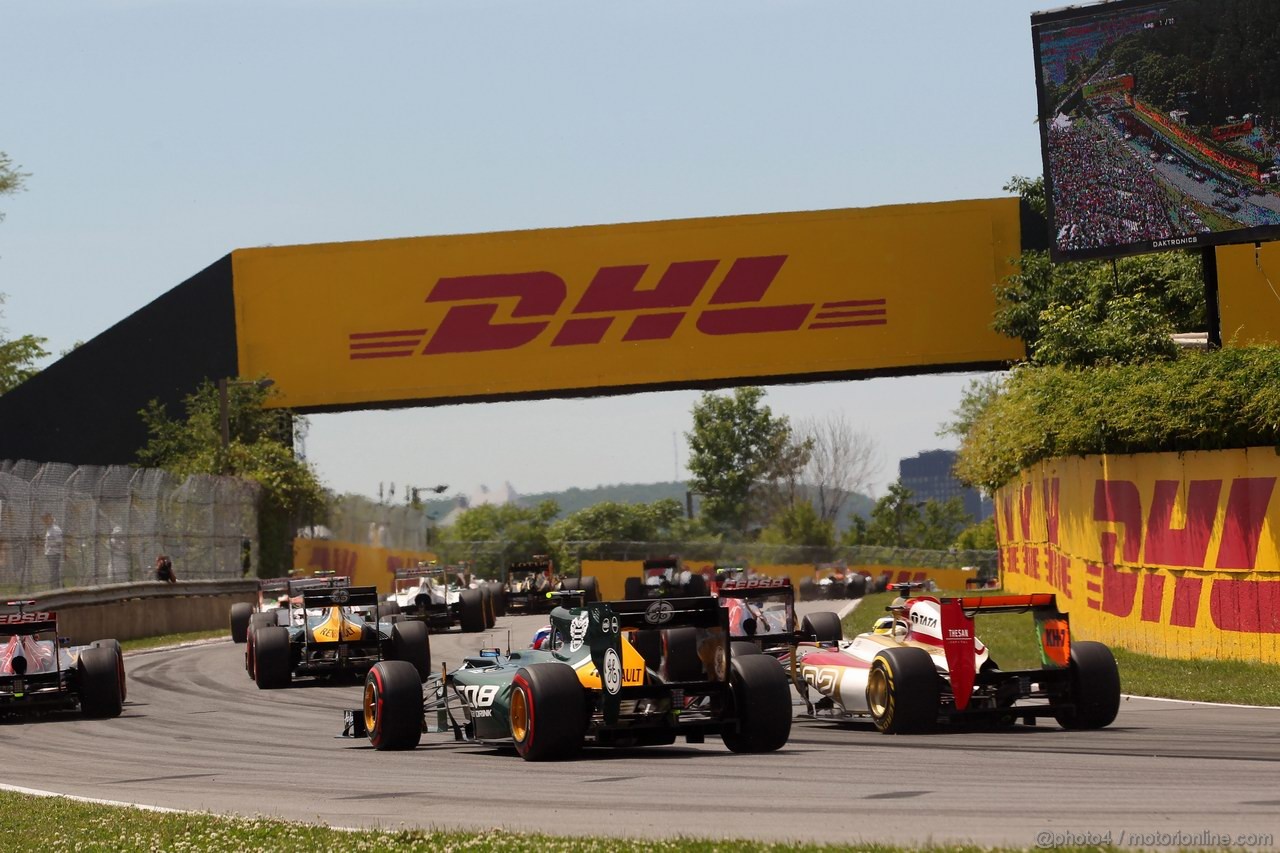 GP CANADA, 10.06.2012- Gara, Vitaly Petrov (RUS) Caterham F1 Team CT01 e Pedro de la Rosa (ESP) HRT Formula 1 Team F112 