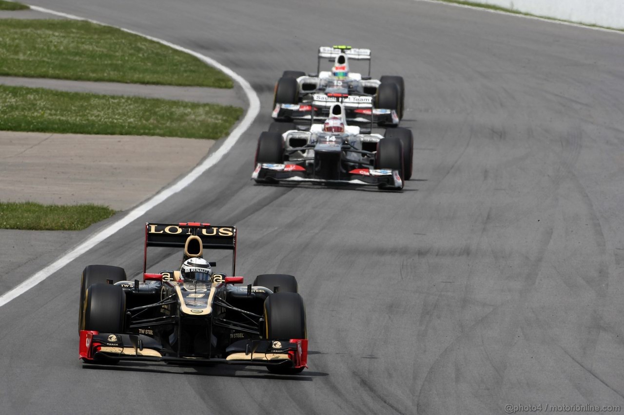 GP CANADA, 10.06.2012- Gara, Kimi Raikkonen (FIN) Lotus F1 Team E20 davanti a Kamui Kobayashi (JAP) Sauber F1 Team C31 e Sergio Pérez (MEX) Sauber F1 Team C31 