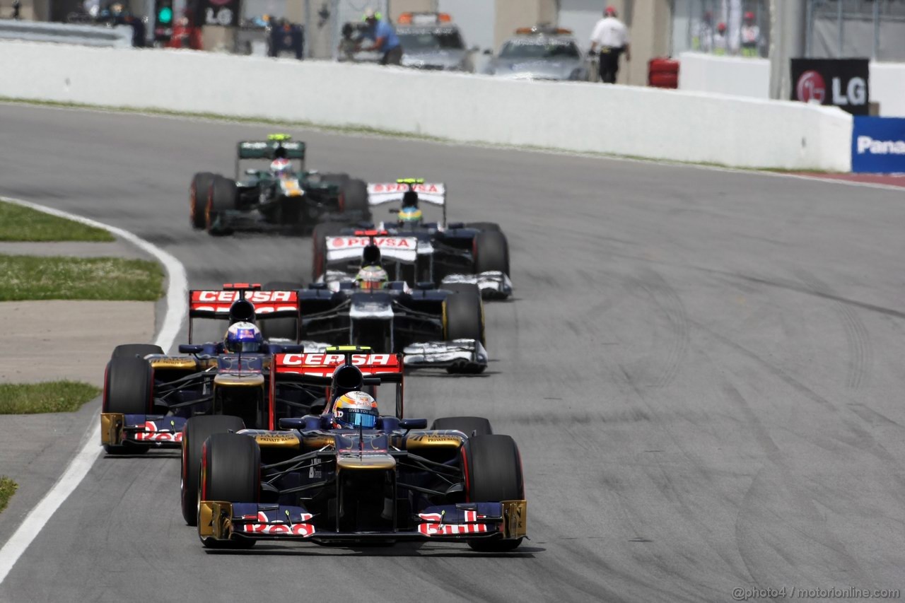 GP CANADA, 10.06.2012- Gara, Jean-Eric Vergne (FRA) Scuderia Toro Rosso STR7 davanti a Daniel Ricciardo (AUS) Scuderia Toro Rosso STR7 