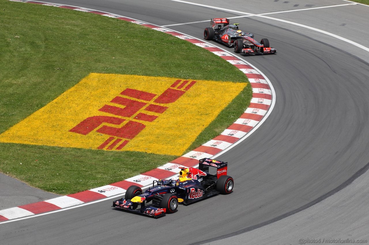 GP CANADA, 10.06.2012- Gara, Sebastian Vettel (GER) Red Bull Racing RB8 davanti a Lewis Hamilton (GBR) McLaren Mercedes MP4-27 